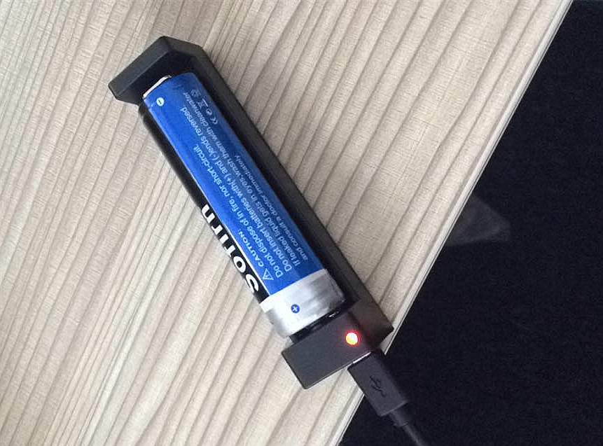 Chargeur-USB-universel-pour-batterie-aste-26650-18650-16340-14500-10400
